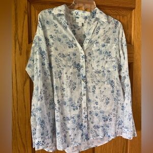 J Jill long sleeved buttoned flowered blouse